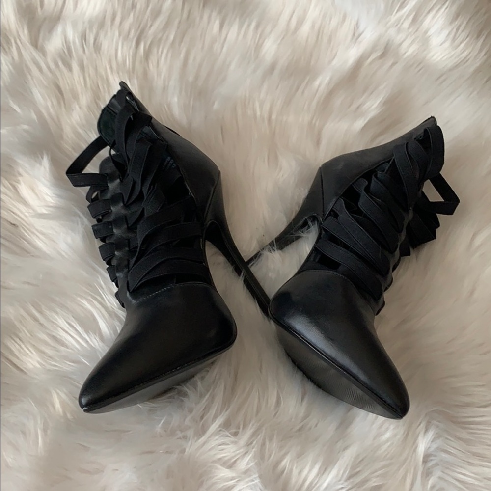 ⬇️REDUCED!! Steve Madden lace up black pumps - Picture 3 of 8